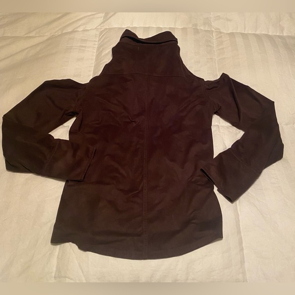 Vertigo, M women’s off the shoulder cut out/ long sleeve faux suede brown top - Picture 3 of 13